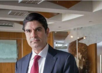 Juan Pablo Carrasco de Groote, oculto bajo las naguas de la Embajada Norteamericana