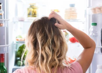 ¿Qué fruta no se debe comer por la noche?