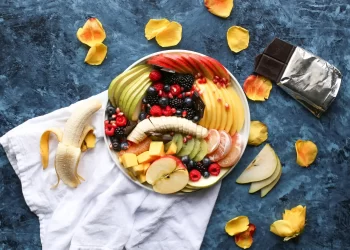 ¿Qué tipo de frutas no se comen en la noche?