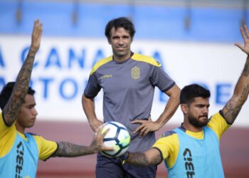 ¡Conoce la historia de éxito de Juan Carlos Valerón en el mundo del fútbol!