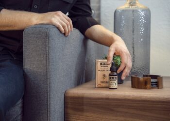 Cómo utilizar el cannabis para aliviar los síntomas de enfermedades crónicas como la artritis y la fibromialgia