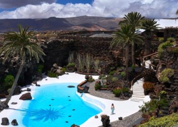Los Jameos del Agua