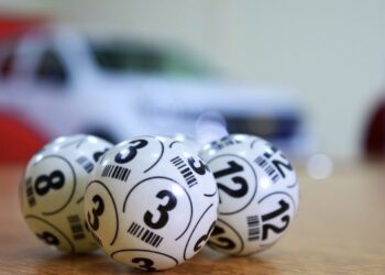 Bolas con números de la quiniela