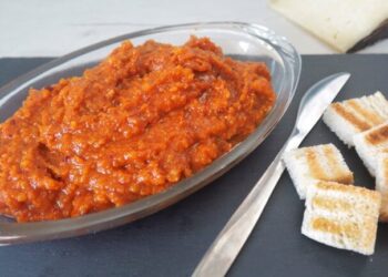 Los auténticos sabores canarios: una guía gastronómica imperdible