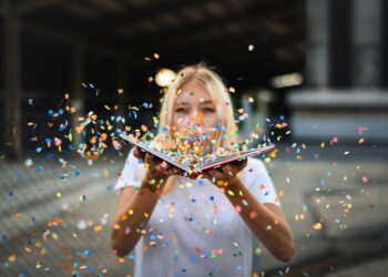 Mr. Confetti, ¡tu mejor aliado para las celebraciones!