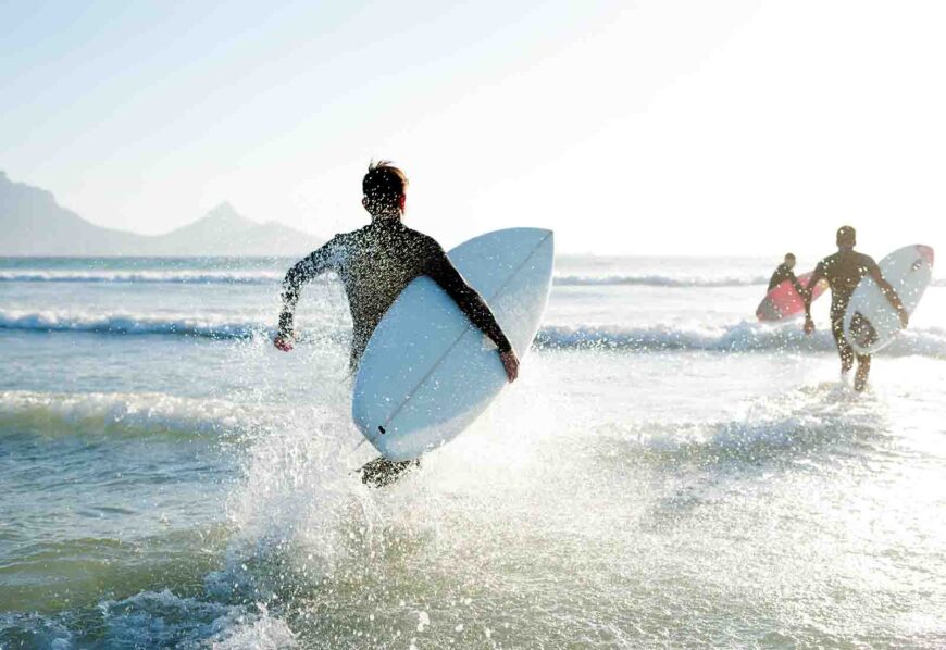 Las mejores playas para surfear: descubre los destinos más emocionantes