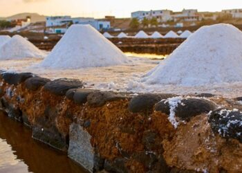 Descubriendo las bellezas de Las Salinas Fuerteventura: El paraíso salado del Atlántico