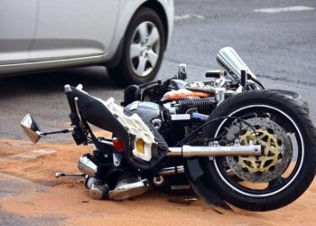 Determinar el valor de un reclamo de accidente en moto: una guía accesible