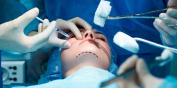 ¿Cómo evitar riesgos en cirugía plástica y por qué no debes guiarte solo por el precio?