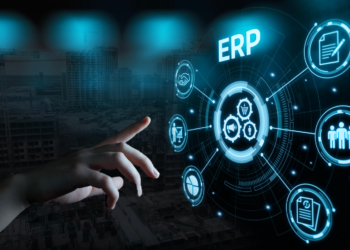 ¿Cómo un sistema ERP integra la gestión de nóminas, almacenes y talento humano?